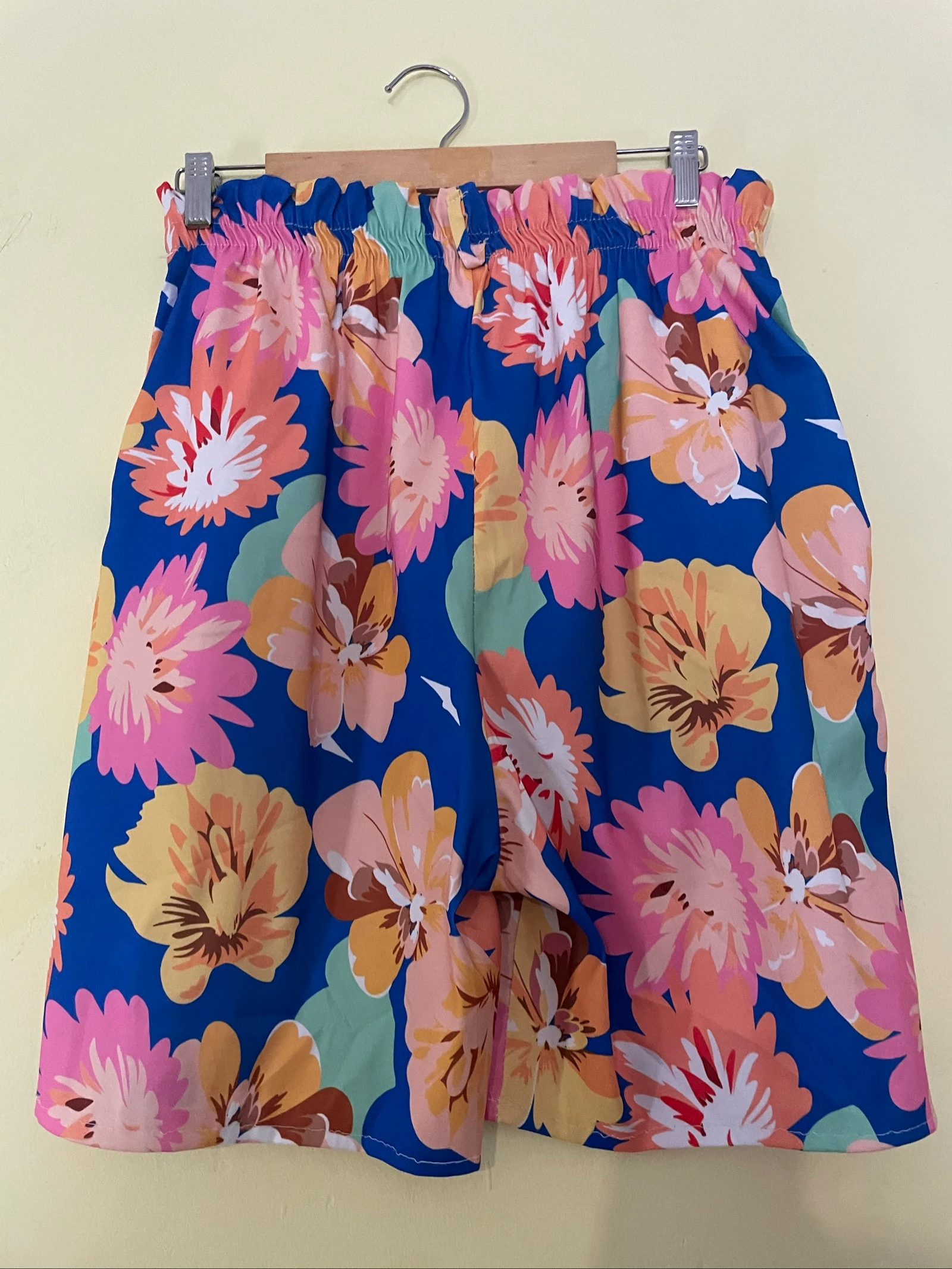 Short floral femme - Bleu royal avec grandes fleurs – photo 4